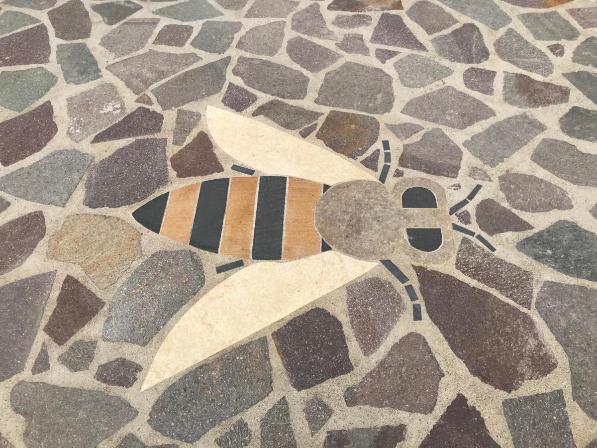 Bee * Frascati