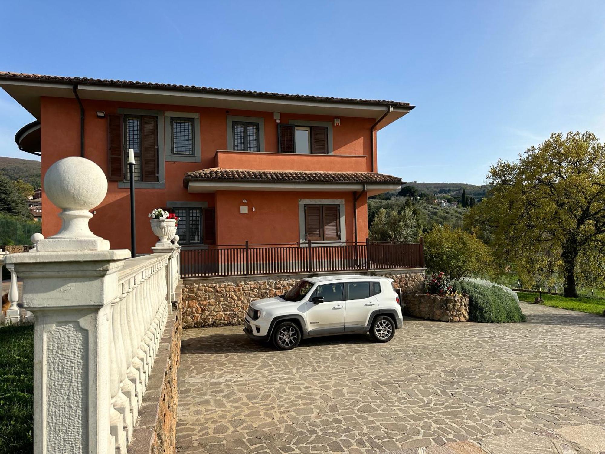 Bee * Frascati